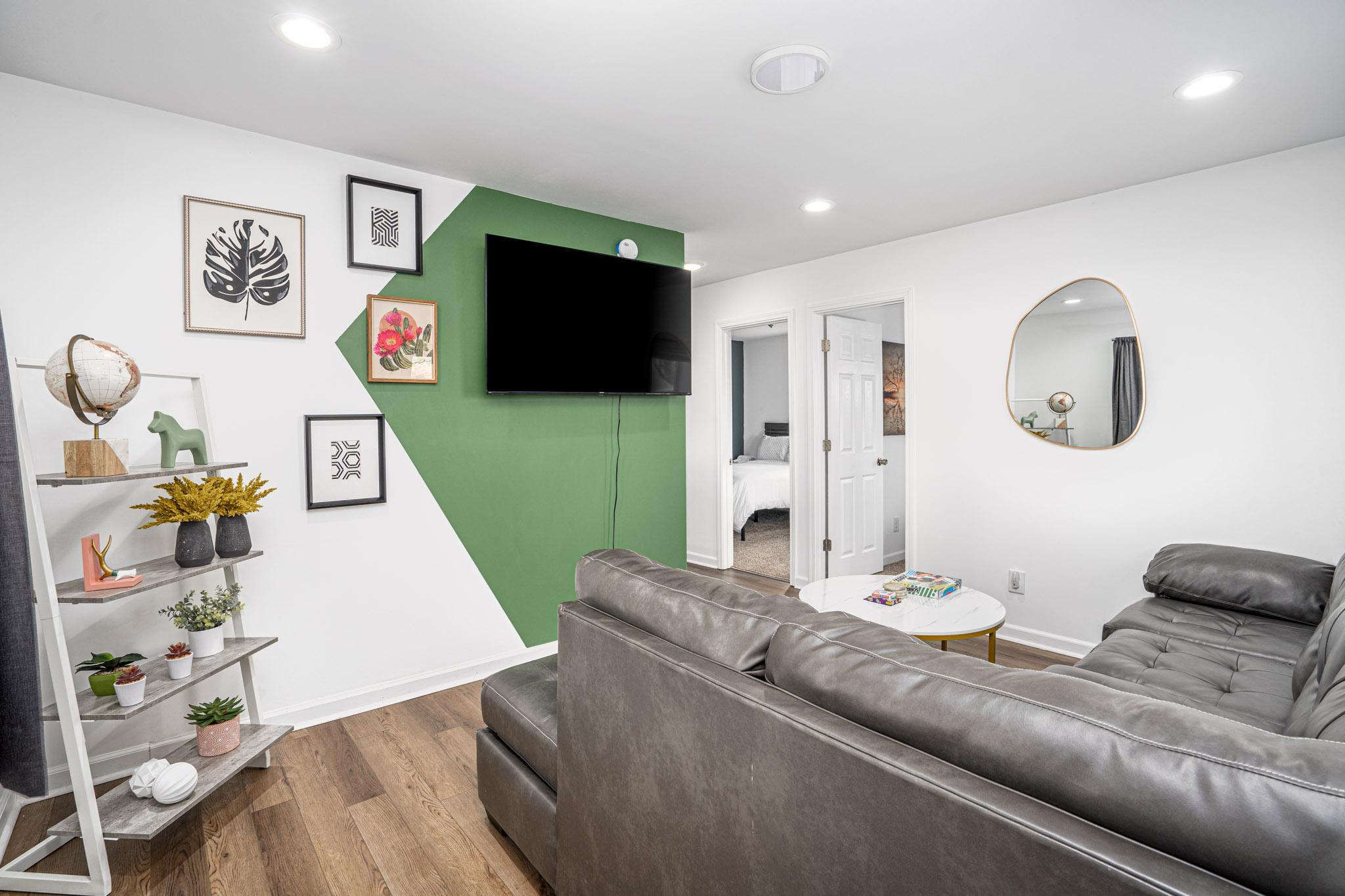 Centrally Located, 3BD Urban Oasis