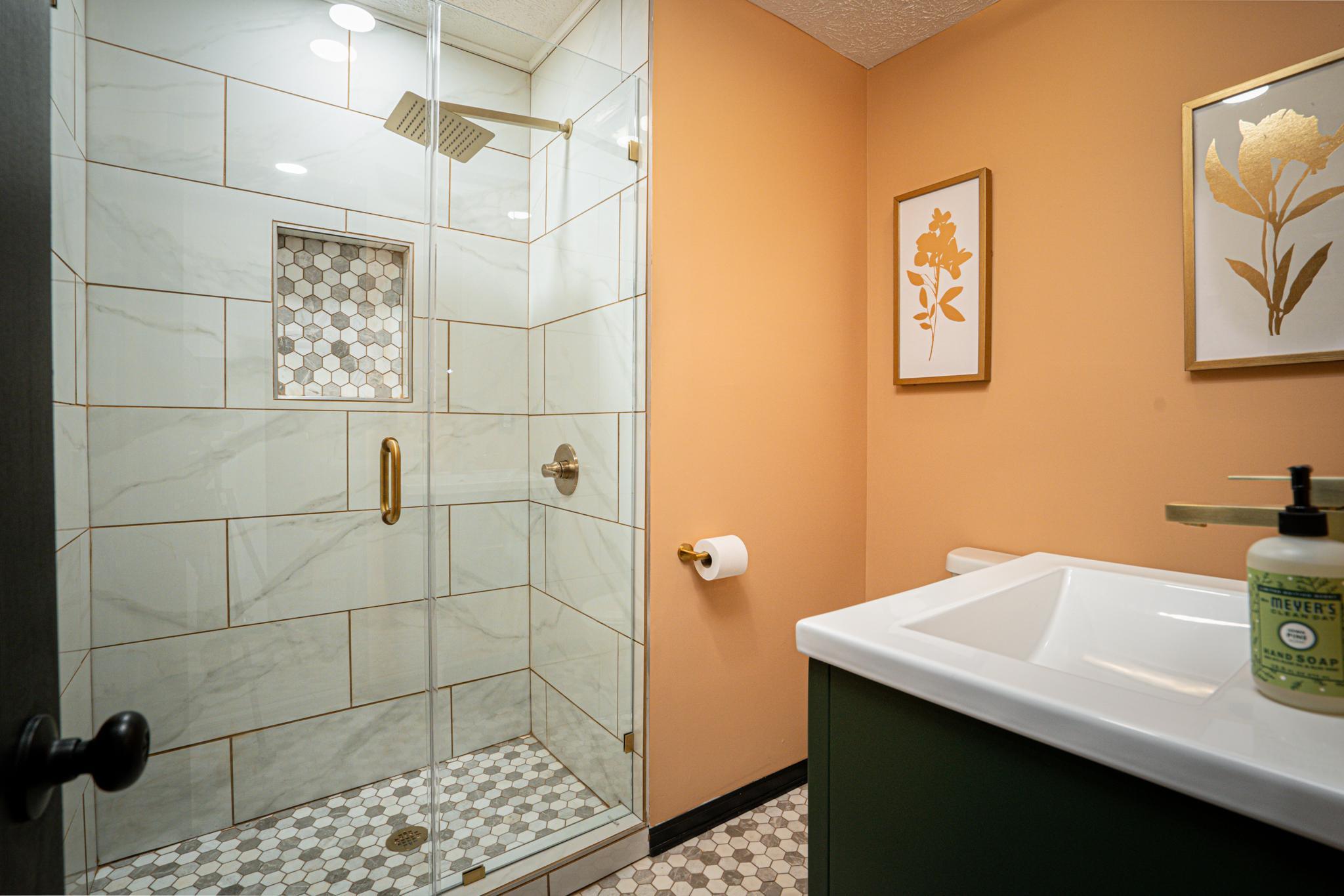 Modern 3 BR Home photo 12