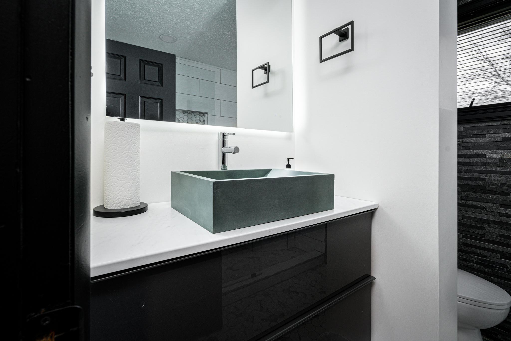 Modern 3 BR Home photo 13