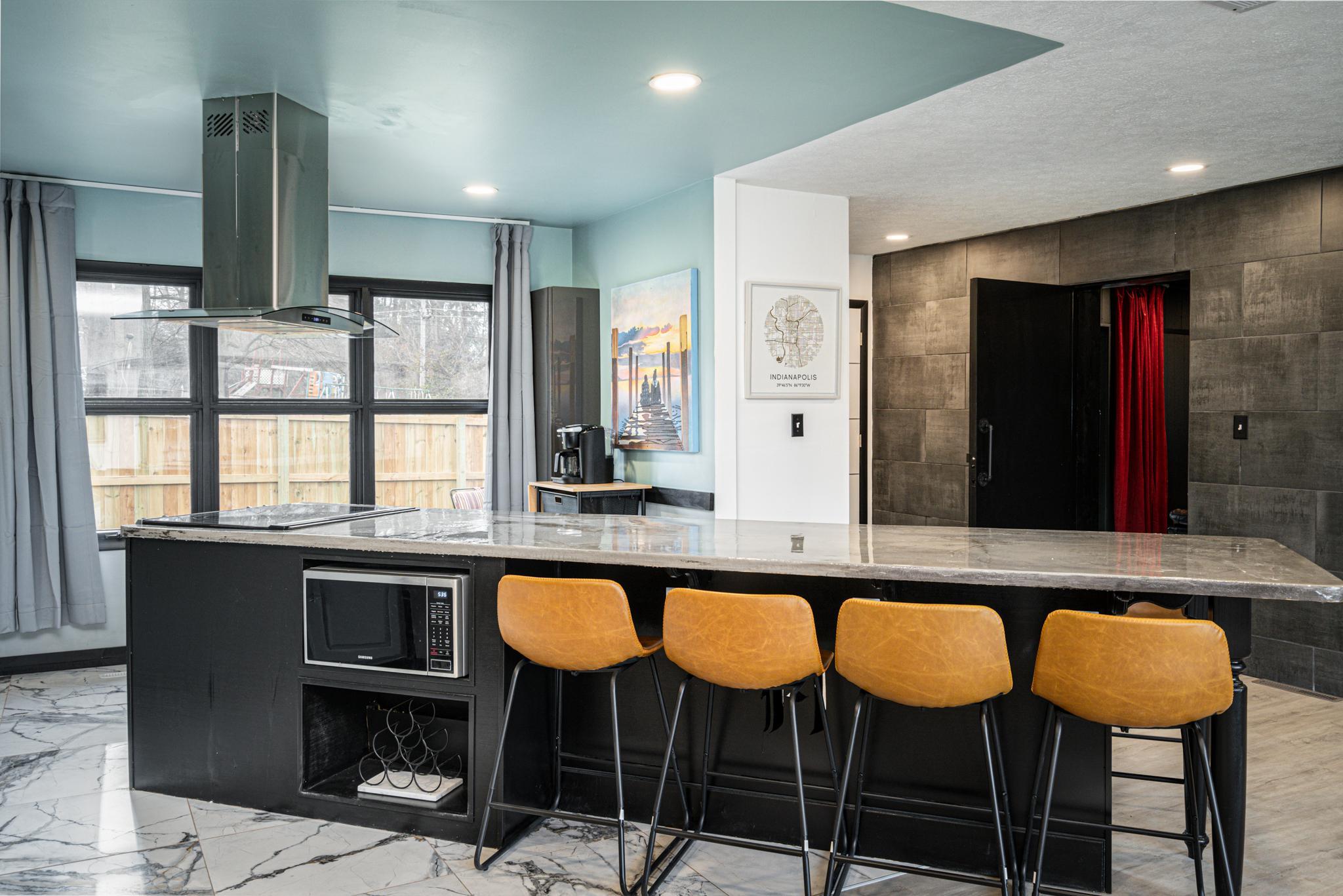 Modern 3 BR Home photo 6