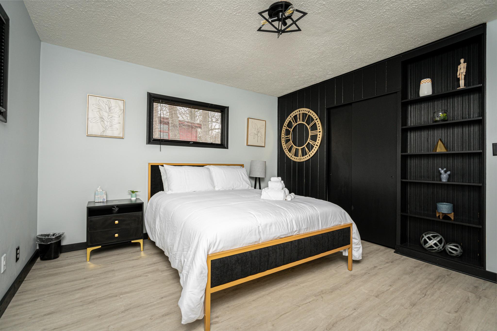 Modern 3 BR Home photo 8